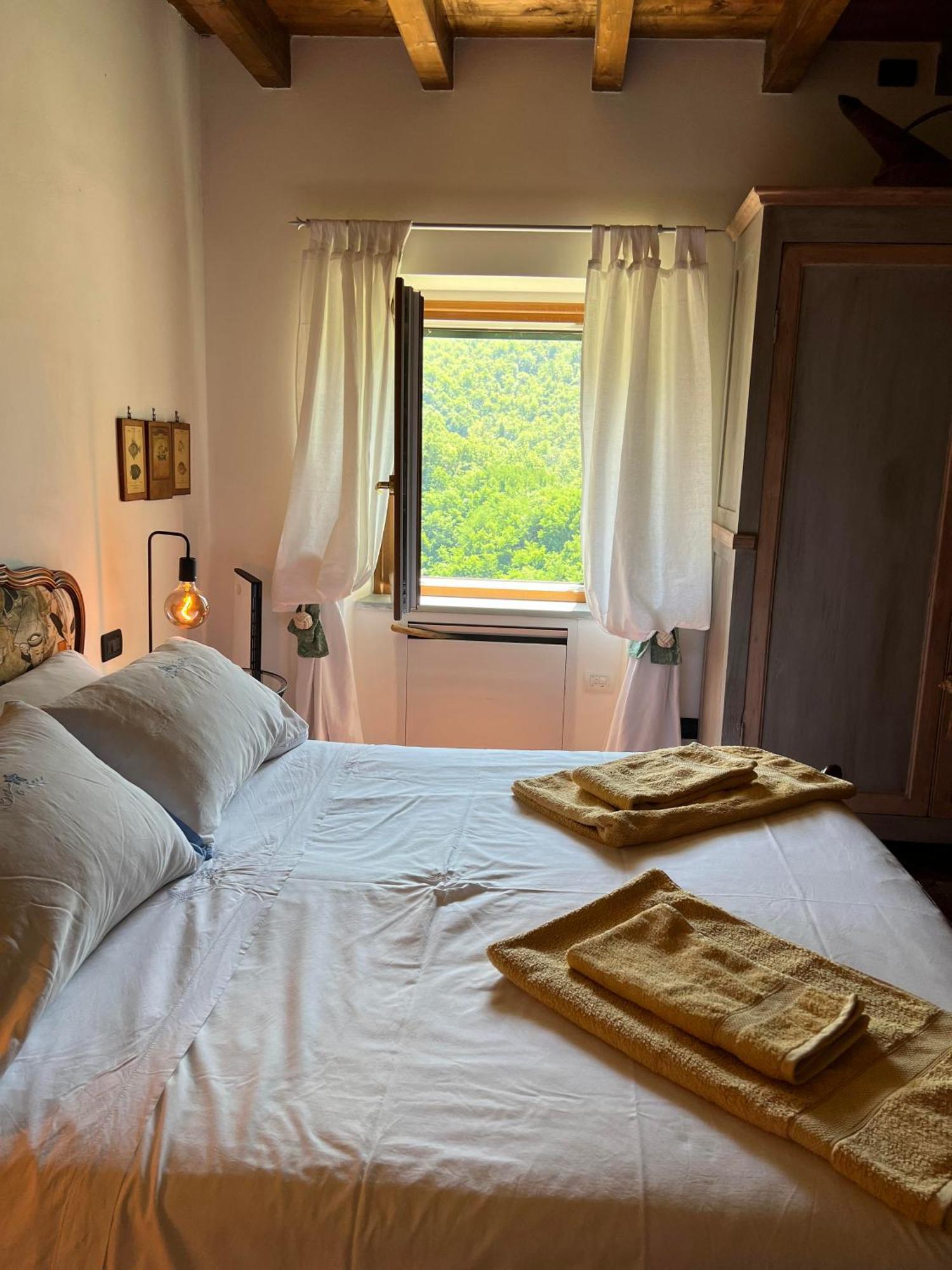 Casa Boru - A Beautiful Fully Restored Spacious House With Fantastic Views Calice al Cornoviglio Exteriér fotografie