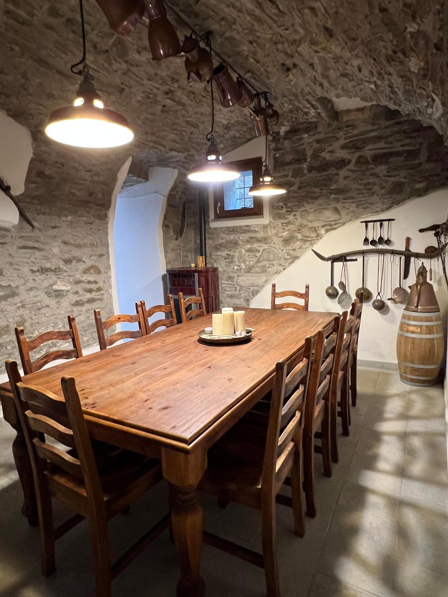 Casa Boru - A Beautiful Fully Restored Spacious House With Fantastic Views Calice al Cornoviglio Exteriér fotografie