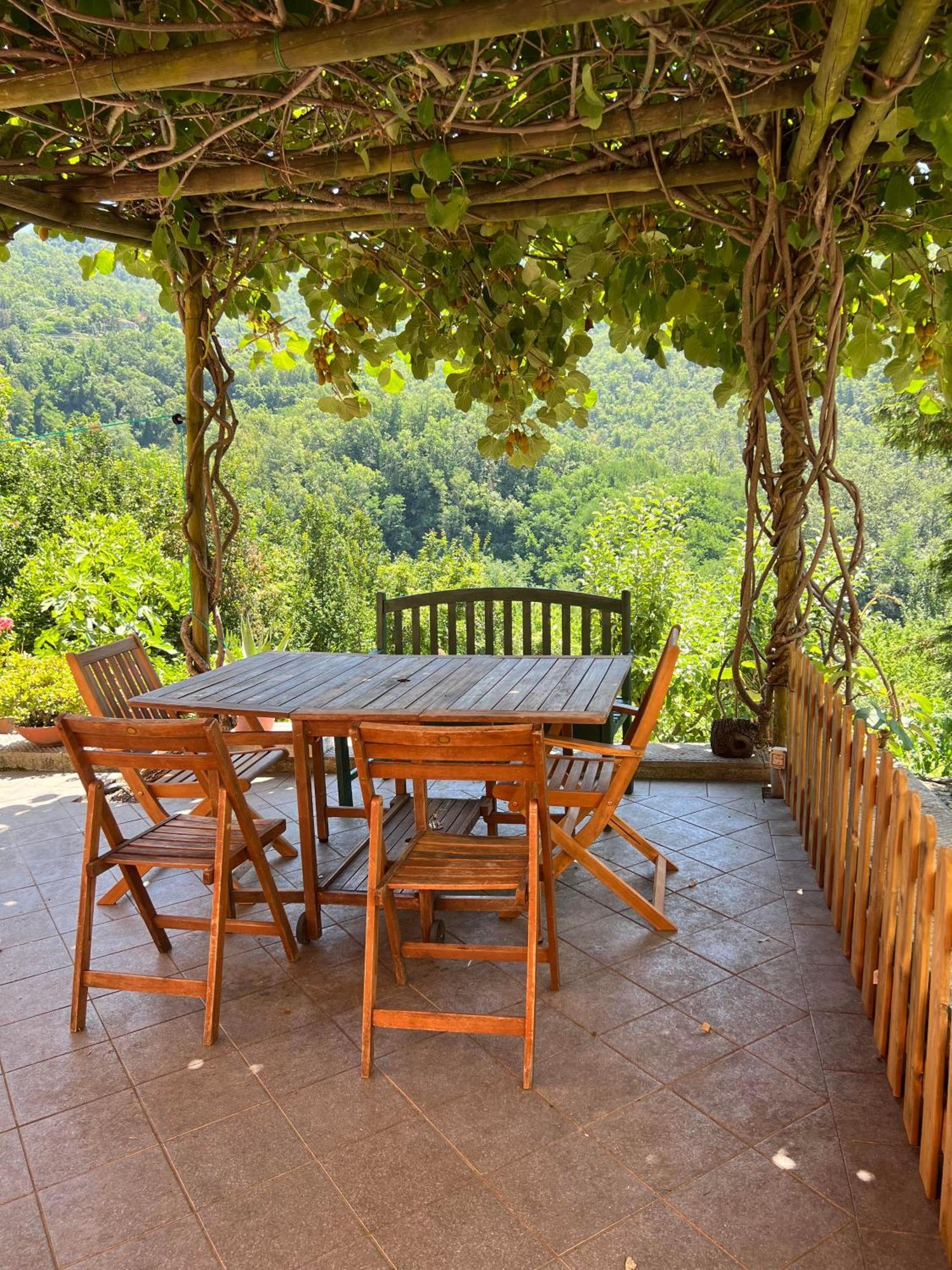 Casa Boru - A Beautiful Fully Restored Spacious House With Fantastic Views Calice al Cornoviglio Exteriér fotografie