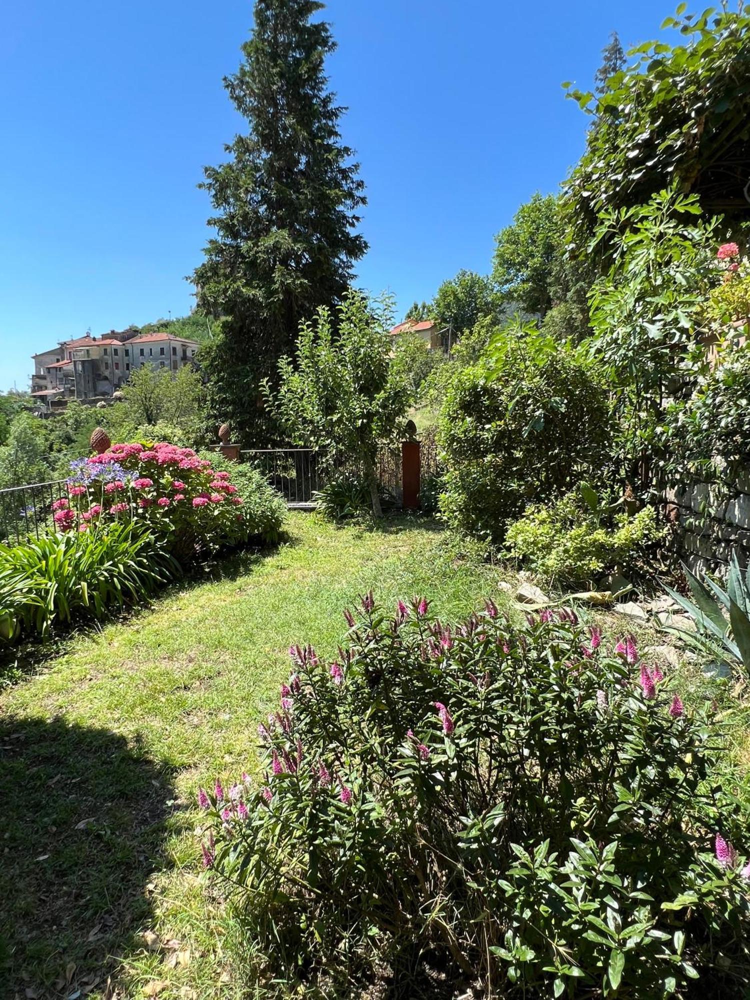 Casa Boru - A Beautiful Fully Restored Spacious House With Fantastic Views Calice al Cornoviglio Exteriér fotografie
